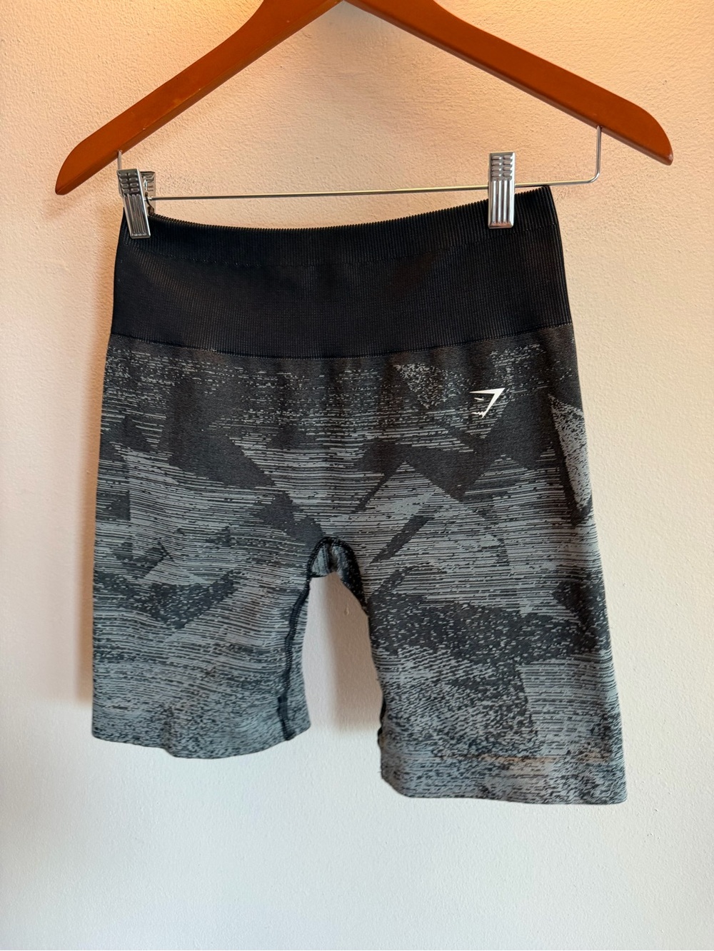 Gymshark Geo Seamless Biker Shorts Grey Black High Rise Athletic Medium B1A9Z